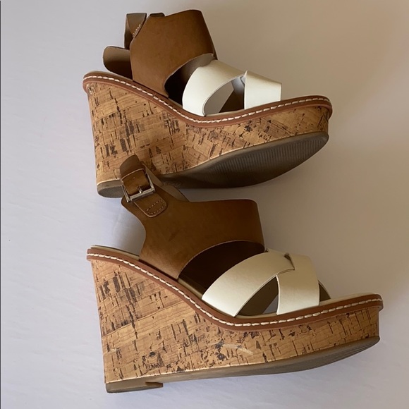 Mossimo wedge sandals. - Picture 2 of 6